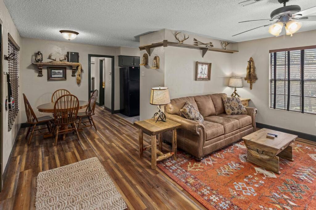 Stonegate Lodge Bear'S Den Kitchen, Pool, Firepit, Wifi ,Smart Tvs Eureka Springs Extérieur photo