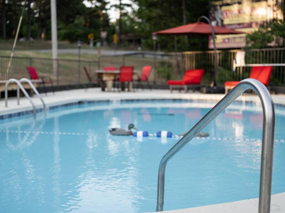 Stonegate Lodge Bear'S Den Kitchen, Pool, Firepit, Wifi ,Smart Tvs Eureka Springs Extérieur photo