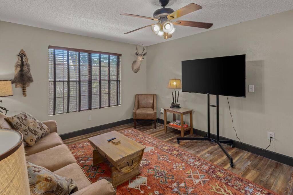 Stonegate Lodge Bear'S Den Kitchen, Pool, Firepit, Wifi ,Smart Tvs Eureka Springs Extérieur photo