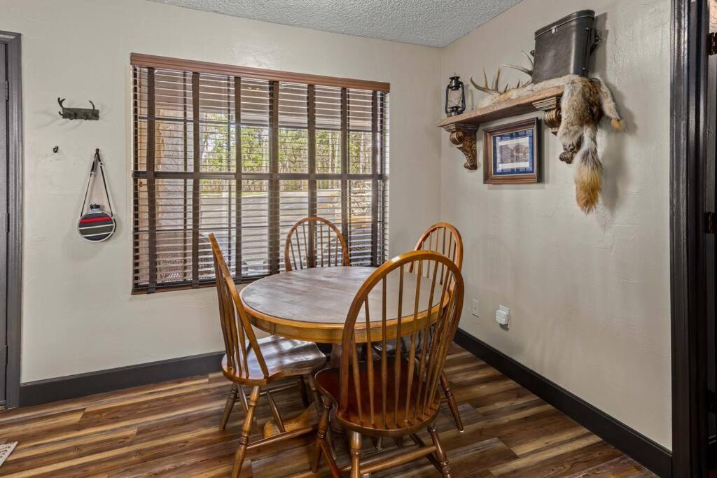 Stonegate Lodge Bear'S Den Kitchen, Pool, Firepit, Wifi ,Smart Tvs Eureka Springs Extérieur photo