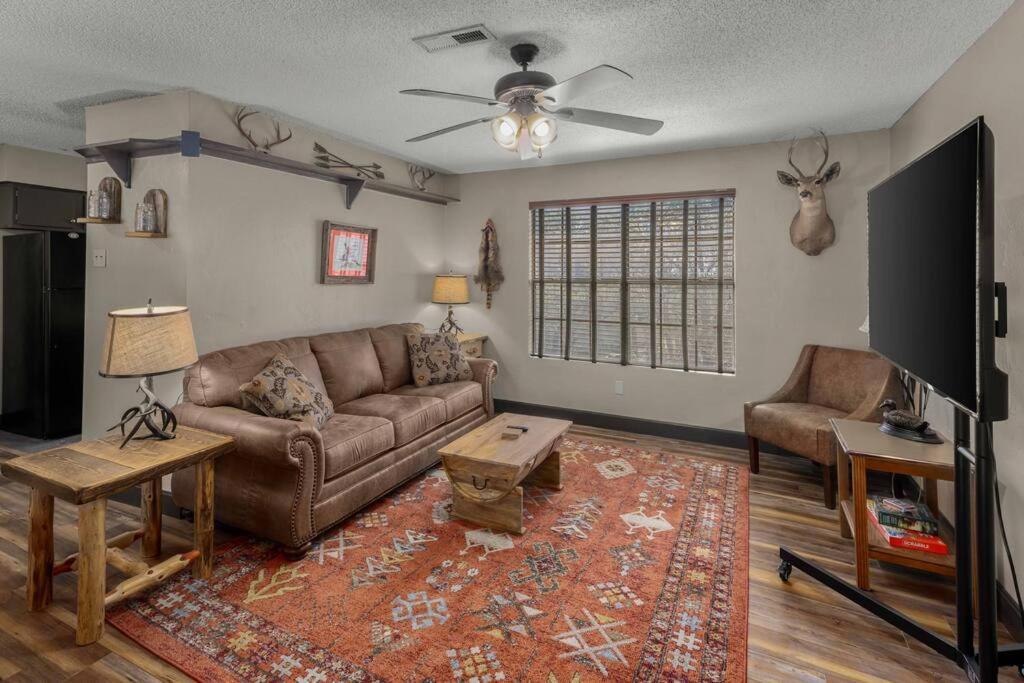 Stonegate Lodge Bear'S Den Kitchen, Pool, Firepit, Wifi ,Smart Tvs Eureka Springs Extérieur photo