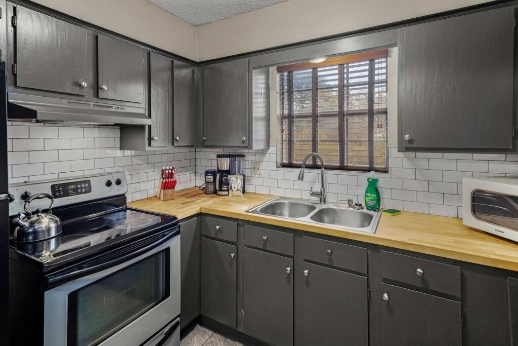 Stonegate Lodge Bear'S Den Kitchen, Pool, Firepit, Wifi ,Smart Tvs Eureka Springs Extérieur photo